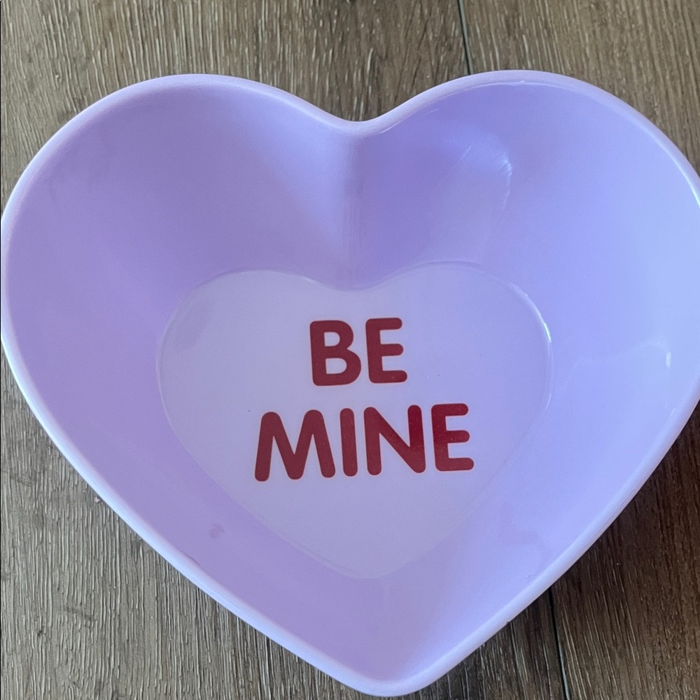 Heart-Shaped Valentine's Serveware Set - Picture 6 of 7